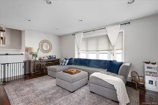 29 Fox Ct, Hicksville, NY 11801 - Photo 5