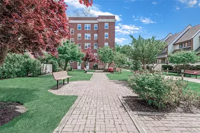 90 Knightsbridge Road #3N, Great Neck, NY 11021 - Photo 15