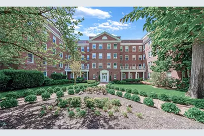 90 Knightsbridge Road #3N, Great Neck, NY 11021 - Photo 1