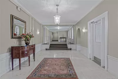 90 Knightsbridge Road #3N, Great Neck, NY 11021 - Photo 3