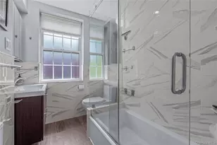 90 Knightsbridge Rd, Great Neck, NY 11021 - Photo 13