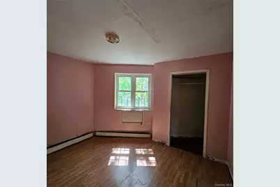 1754 Givan Avenue, Bronx, NY 10469 - Photo 9