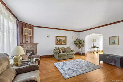 7709 82nd Street, Glendale, NY 11385 - Photo 5