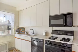 77-09 82nd St, Glendale, NY 11385 - Photo 9