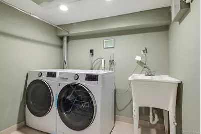 12 Sherman Road, Glen Cove, NY 11542 - Photo 19