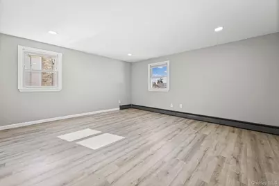 28 Candle Lane, Levittown, NY 11756 - Photo 7