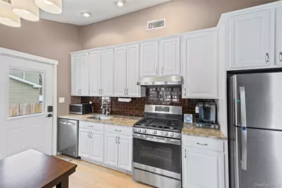 432 Bohemia Parkway, Sayville, NY 11782 - Photo 3