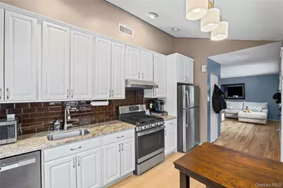 432 Bohemia Parkway, Sayville, NY 11782 - Photo 5