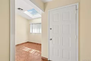 87 Northgate Cir, Melville, NY 11747 - Photo 5