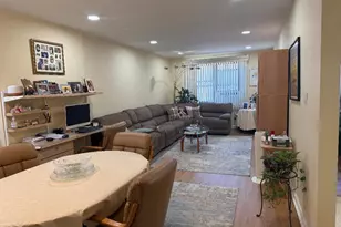 87-15 204th St, Hollis, NY 11423 - Photo 7