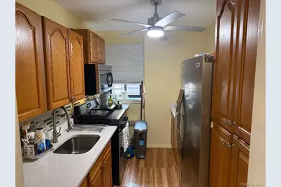 87-15 204th Street #B51, Hollis, NY 11423 - Photo 3