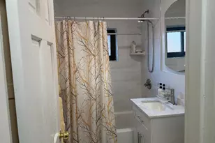 87-15 204th St, Hollis, NY 11423 - Photo 11