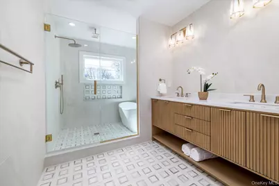 8 Van Cott Place, North Bellmore, NY 11710 - Photo 7