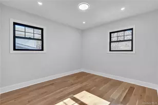 105 Radcliff Ave, Port Washington, NY 11050 - Photo 29