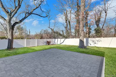 105 Radcliff Avenue, Port Washington, NY 11050 - Photo 43