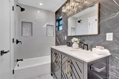 105 Radcliff Avenue, Port Washington, NY 11050 - Photo 33