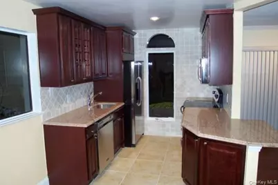 12 Granada Crescent #12-1, White Plains, NY 10603 - Photo 5