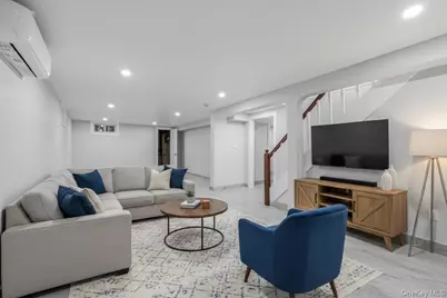 8459 Goldington Court, Middle Village, NY 11379 - Photo 21