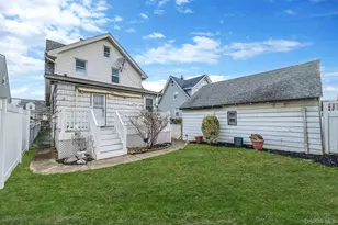 247-18 137th Ave, Rosedale, NY 11422 - Photo 23