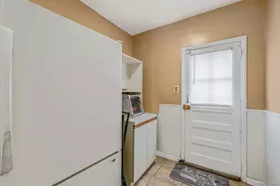 247-18 137th Ave, Rosedale, NY 11422 - Photo 21