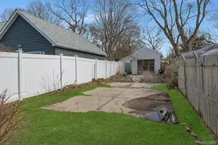 128 Magnolia Dr, Mastic Beach, NY 11951 - Photo 3