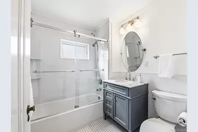 138 Hillcrest Avenue, Manhasset, NY 11030 - Photo 31