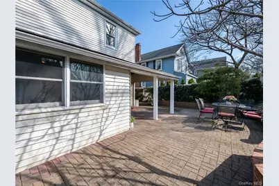 138 Hillcrest Avenue, Manhasset, NY 11030 - Photo 5