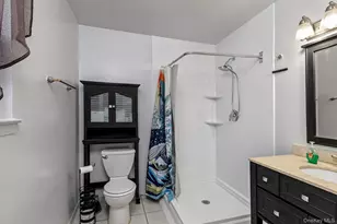 39 Frost Valley Dr, Patchogue, NY 11772 - Photo 17