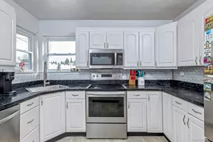 39 Frost Valley Dr, Patchogue, NY 11772 - Photo 5