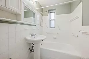 1 Oakridge Pl, Eastchester, NY 10709 - Photo 17