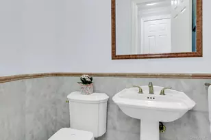 58 Stonehill Dr S, Manhasset, NY 11030 - Photo 13