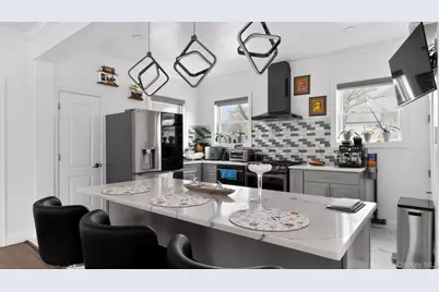 175 Hempstead Avenue, Lynbrook, NY 11563 - Photo 17