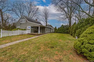 55 Ball Park Ln, Hicksville, NY 11801 - Photo 21