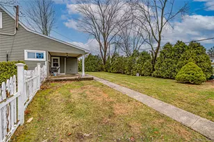 55 Ball Park Ln, Hicksville, NY 11801 - Photo 17