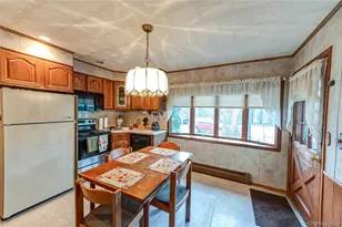 55 Ball Park Ln, Hicksville, NY 11801 - Photo 5