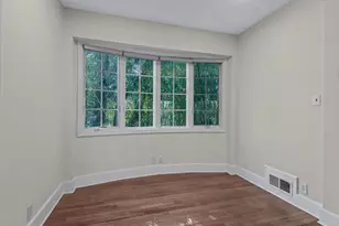 2 Amherst Road E, Great Neck, NY 11021 - Photo 7