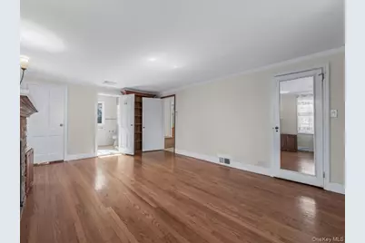 2 Amherst Road E, Great Neck, NY 11021 - Photo 23