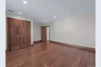 2 Amherst Road E, Great Neck, NY 11021 - Photo 33