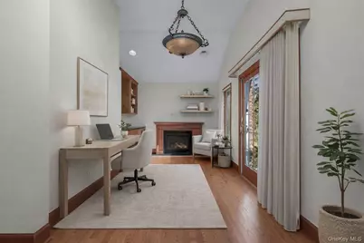 2 Amherst Road E, Great Neck, NY 11021 - Photo 9