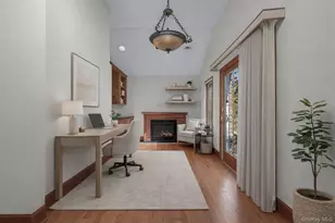 2 Amherst Road E, Great Neck, NY 11021 - Photo 9