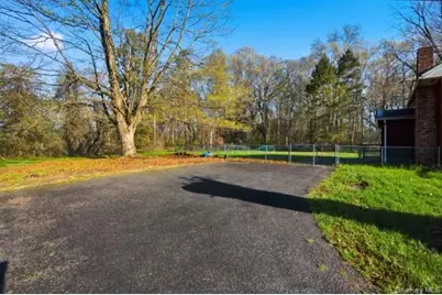 32 Heinsman Lane, Wallkill, NY 12589 - Photo 5