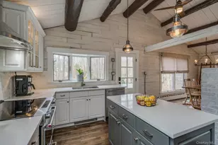 24 Forrest Dr, Lloyd Harbor, NY 11743 - Photo 9