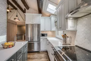 24 Forrest Dr, Lloyd Harbor, NY 11743 - Photo 11