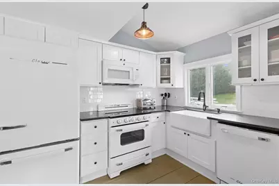 163 Three Mile Harbor Road, East Hampton, NY 11937 - Photo 7