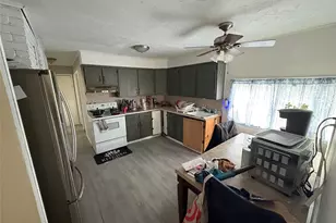 70 Abbey Ln, Levittown, NY 11756 - Photo 7