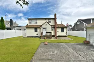 136 Maple St, Massapequa Park, NY 11762 - Photo 19