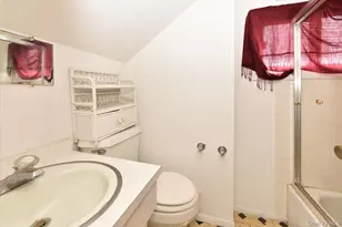 136 Maple St, Massapequa Park, NY 11762 - Photo 11