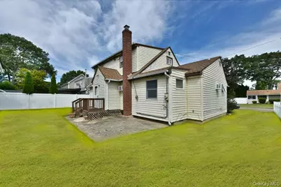 136 Maple Street, Massapequa Park, NY 11762 - Photo 21