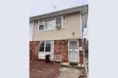 34-16 Brookside Street #2nd Fl, Little Neck, NY 11363 - Photo 11