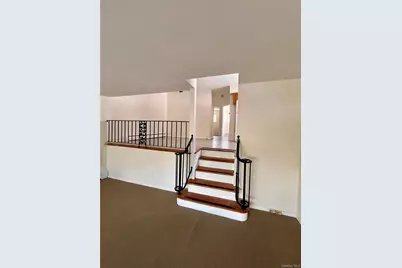 34-16 Brookside Street #2nd Fl, Little Neck, NY 11363 - Photo 5